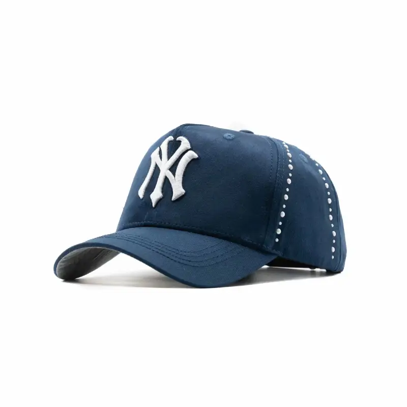 Dandy NY 4Ever Hat Dandy NY 4Ever hat featuring a stylish New York-inspired design for casual and streetwear fashion